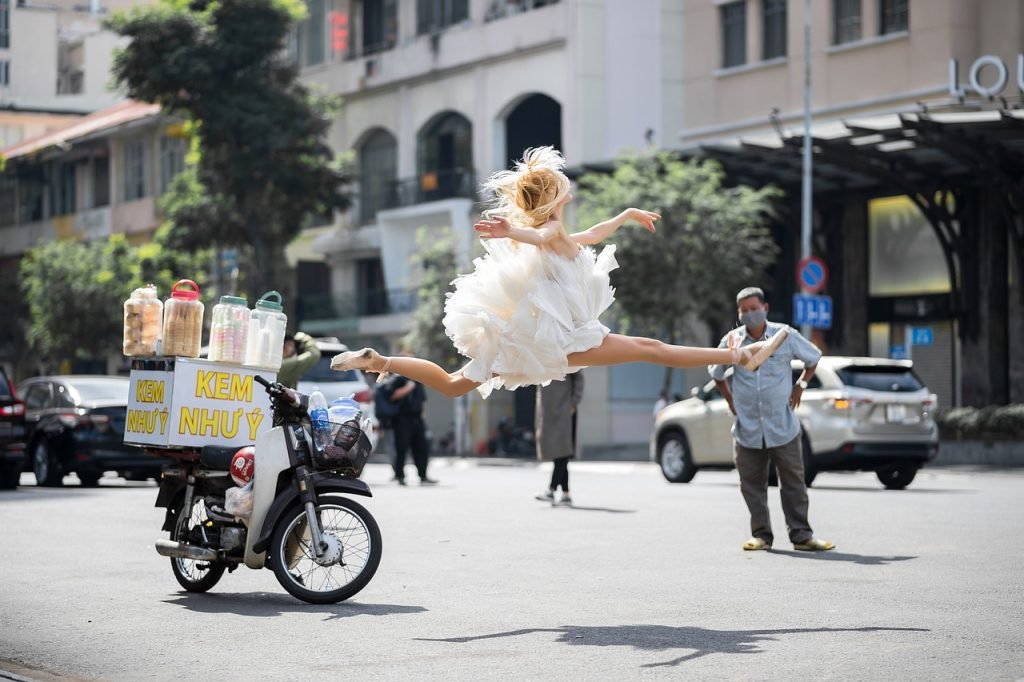 woman, ballerina, swan-7379683.jpg